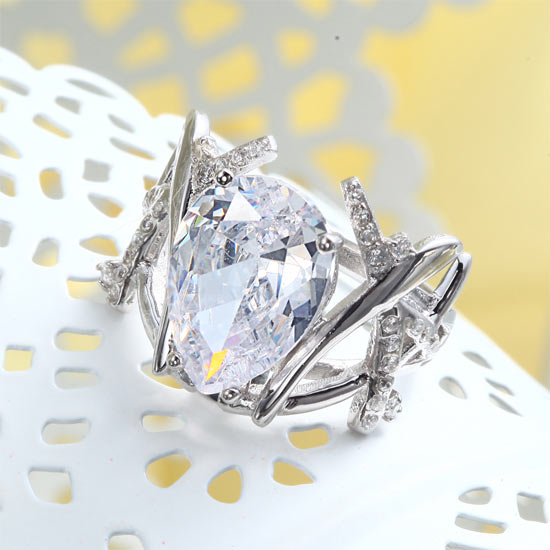4 Carat Pear Cut Simulated Diamond 925 Sterling Silver Wedding Anniversary Ring