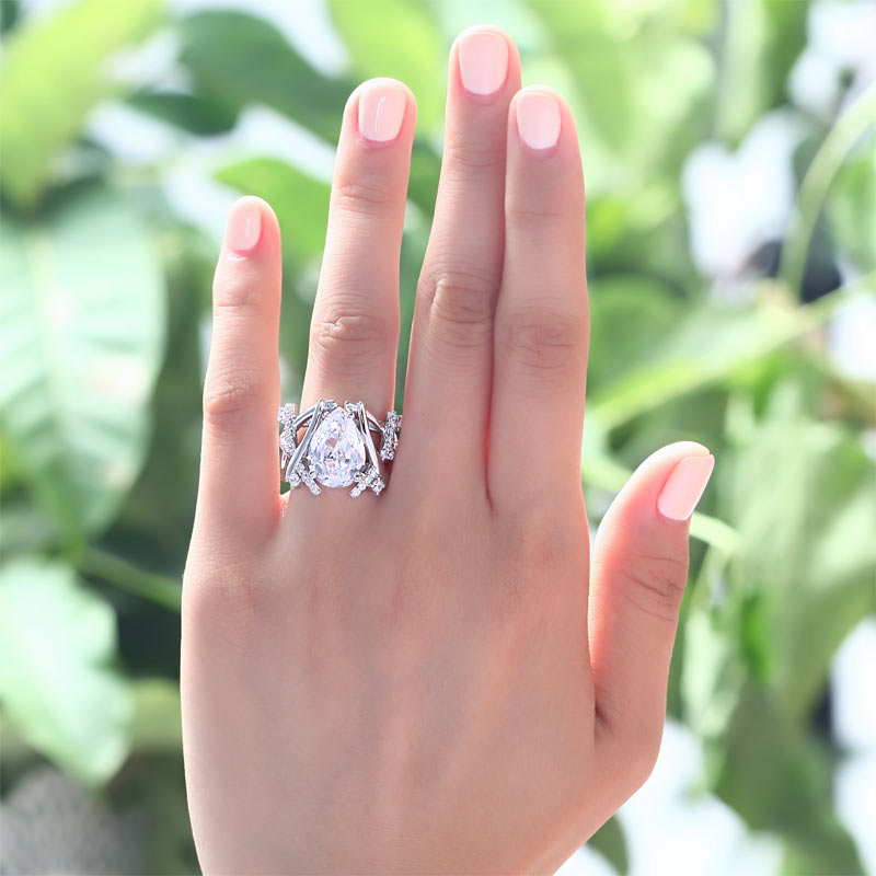 4 Carat Pear Cut Simulated Diamond 925 Sterling Silver Wedding Anniversary Ring