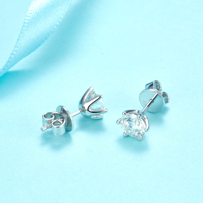 1 Carat Moissanite Diamond 6 Claws Stud Earrings 925 Sterling Silver