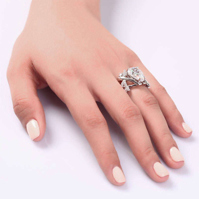 4 Carat Pear Cut Simulated Diamond 925 Sterling Silver Wedding Anniversary Ring
